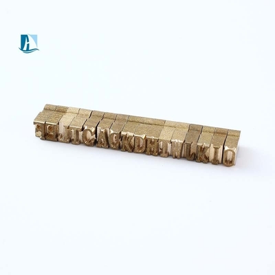 Accesorios de la máquina de estampado en caliente letras de latón 40 * 40 mm para embalaje elegante y lujoso