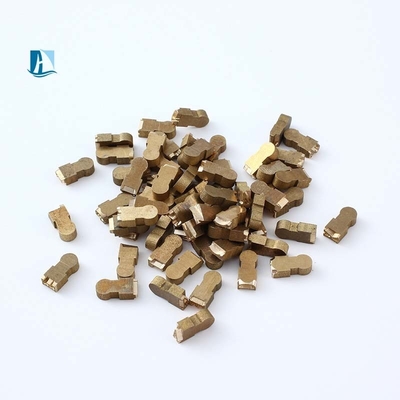 Letras de latón con logotipo personalizado 2mm-15mm Tamaño OEM Material de latón Oro Revestimiento